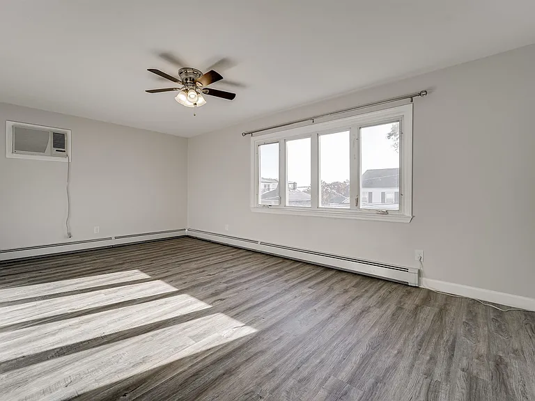 79 Hoyt St #2 — Photo 2