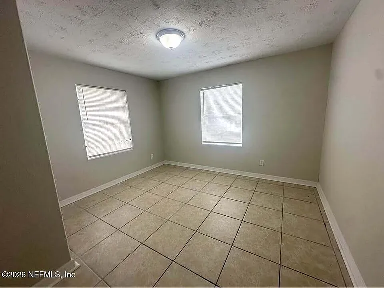 1599 W 30th St #B — Photo 5