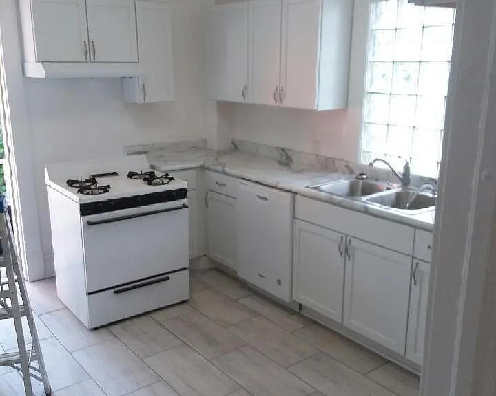 615 Locust St — Photo 4