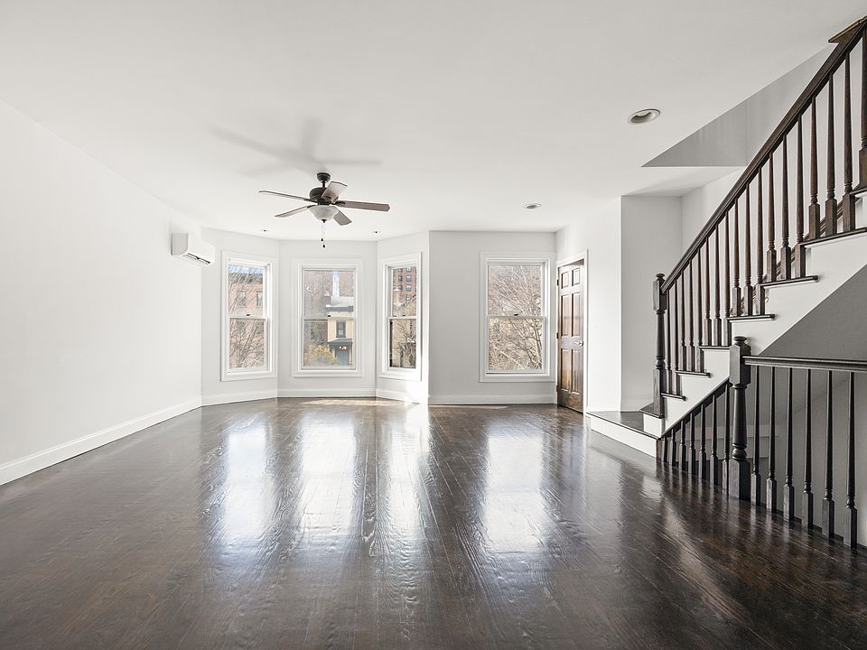 1st image of 221 Washington Ave #2