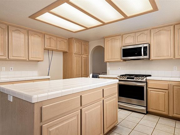 5th image of 1426 N Nevada Ct
