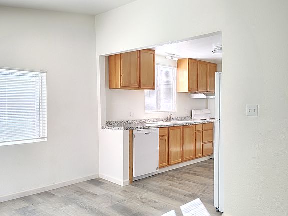 4th image of 14684 Palmer Ave