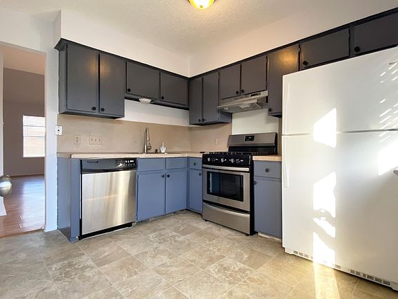 2nd image of 1416 W Braker Ln #B