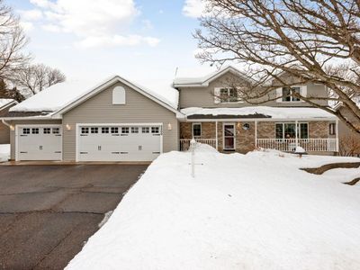 2200 Stanich St, Saint Paul, MN, 55109
