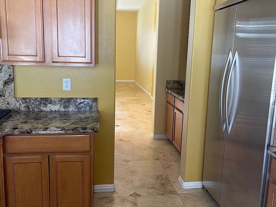 1st image of 305 Onyx Crest St