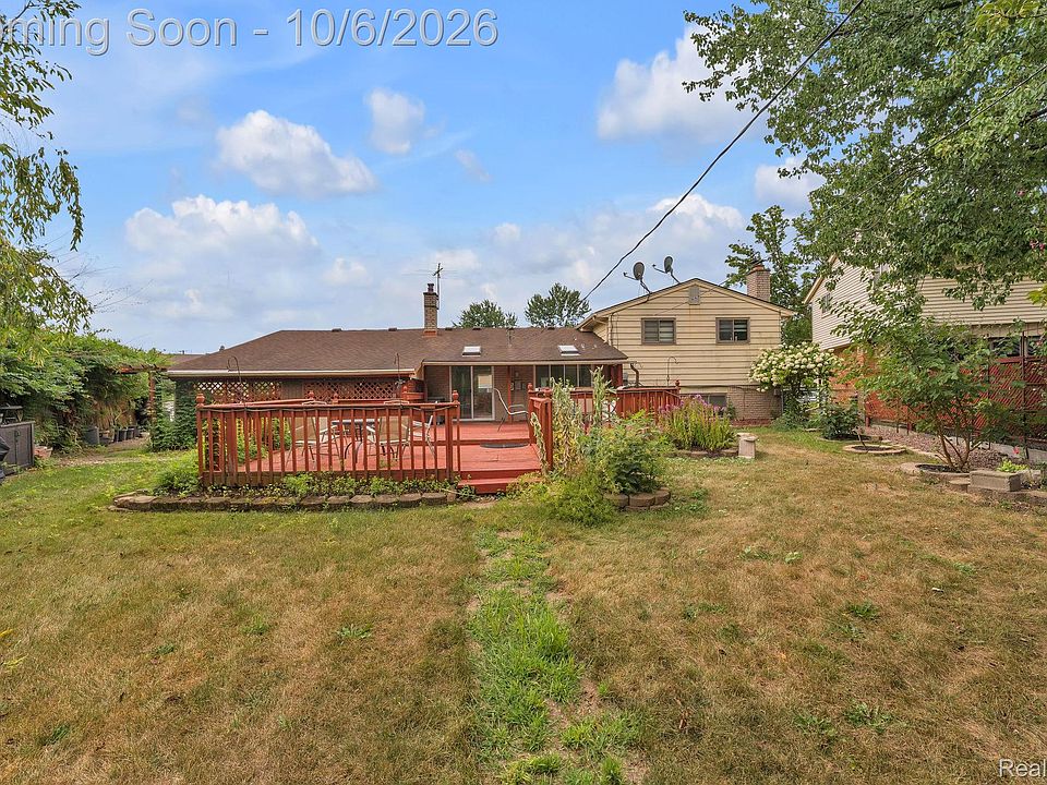 15546 Liverpool St, photo 12