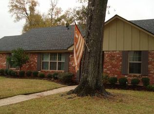 1750 Williamsburg Ln, Beaumont, TX 77706