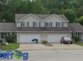 1019-1021 Coggins Ct, Green Bay, WI 54313