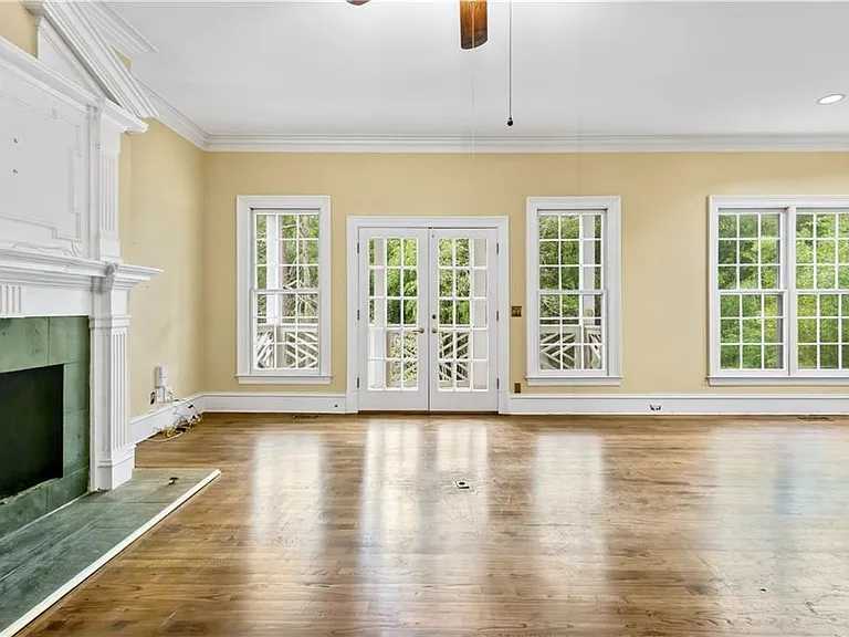430 W Wesley Rd NW — Photo 25
