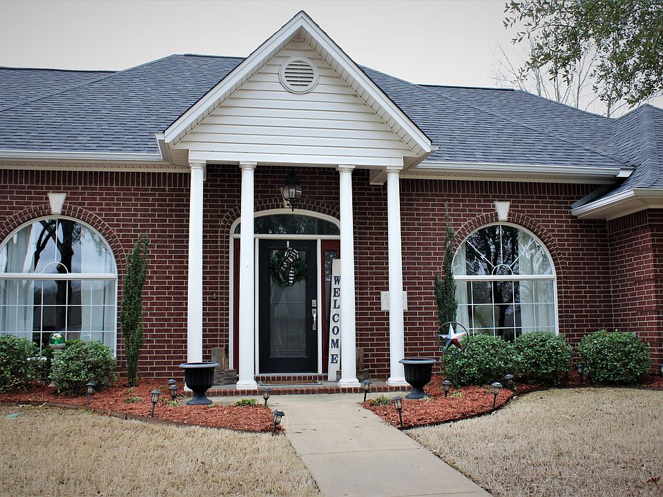 1st image of 202 Shumaker Dr