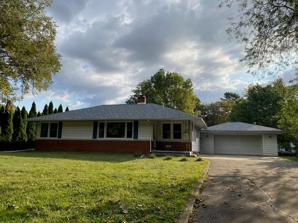 1910 S Race St, Urbana, IL 61801