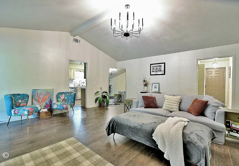 4660 Woodmere Ln — Photo 13