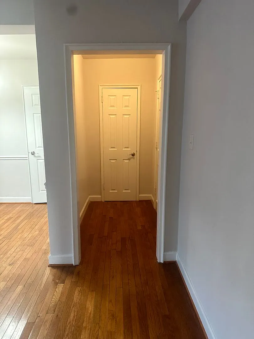 Alexandria/Auburn Village-205 E Glebe Road — Photo 2