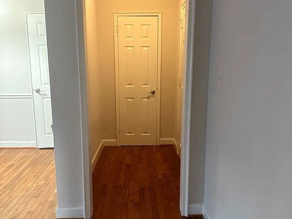 2nd image of 205 E Glebe Rd APT D