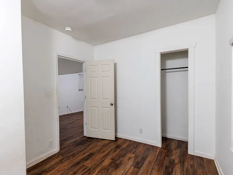 1306 Avenue R — Photo 11
