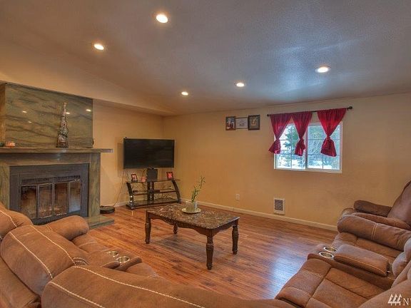 4th image of 504 203rd Street Ct E