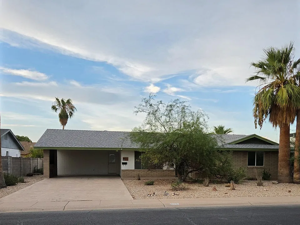 308 E Ellis Dr