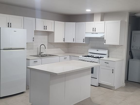 4th image of 265 1/2 Twin Oaks Ave
