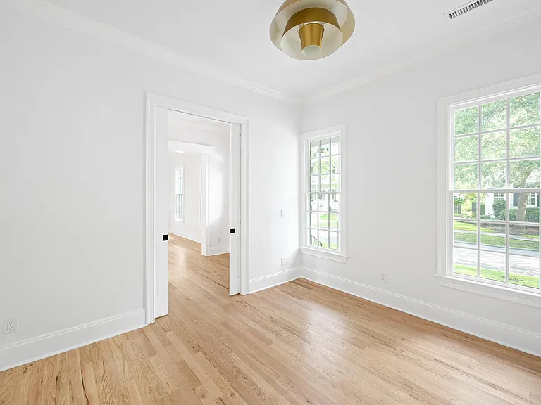 609 Daggett St — Photo 32