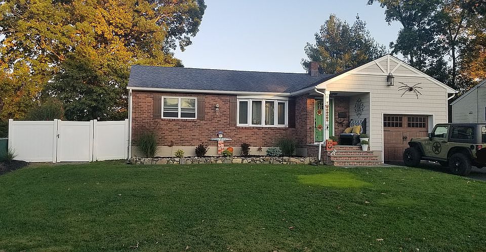 1st image of 6 Miller Dr