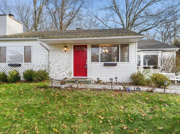 17 Circle Dr, Greenwich, CT 06830