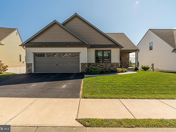 4th image of 475 Hamilton Ct
