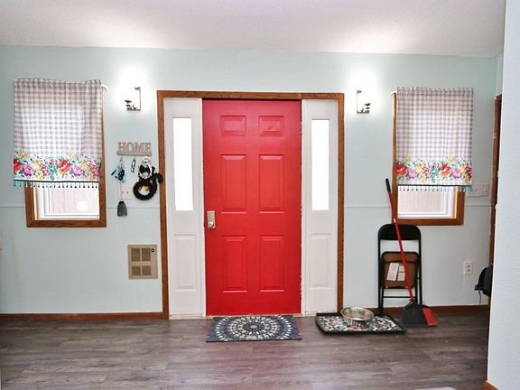 5th image of 505 3rd Ave NE
