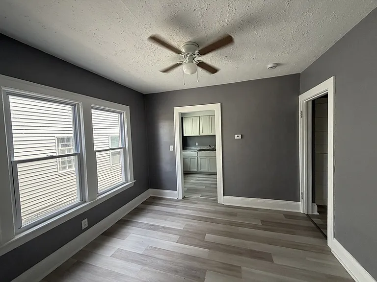 3235 W 121st St — Photo 5