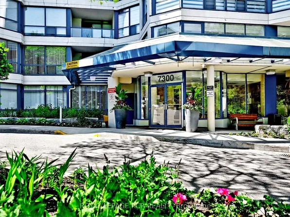 7300 Yonge St #706, Vaughan, ON L4J 7Y5