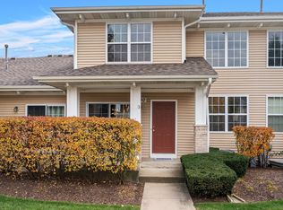 1240 Walnut Glen Dr, Crystal Lake, IL 60014