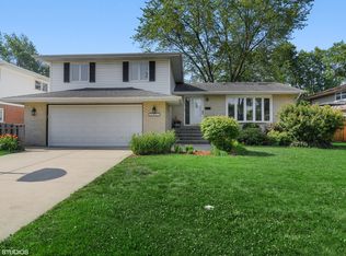 551 Debra Dr, Des Plaines, IL 60016
