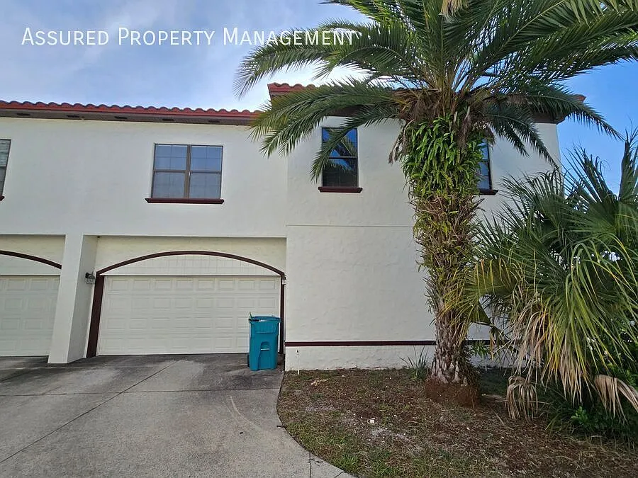 3 bed, 2.5 bath, 2034 sqft, $2,895 — Photo 3