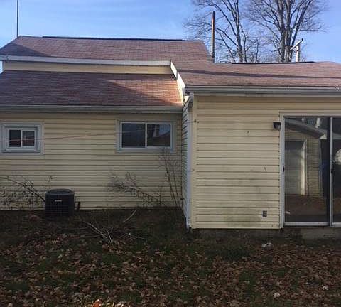 5th image of 110 N Kalamazoo St