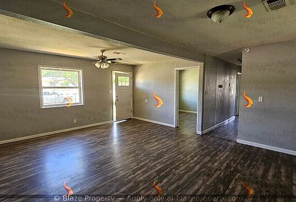 2nd image of 2417 Oak Dr