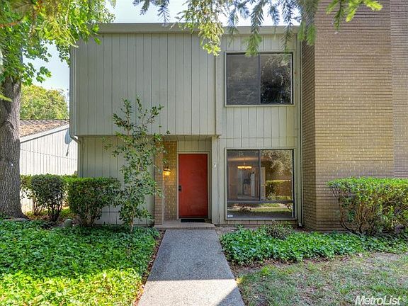 2nd image of 702 Elmhurst Cir