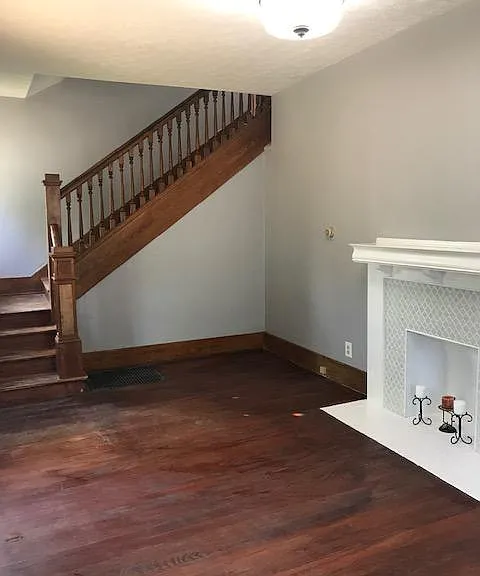 280 W William St — Photo 3