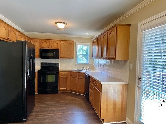 2nd image of 230 Summit Dr