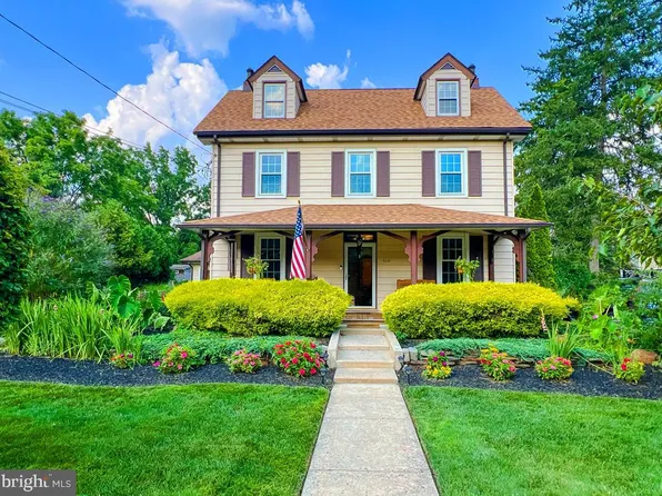 519 Main St, Hulmeville, PA 19047
