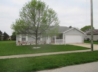 413 Reed St, South Whitley, IN 46787
