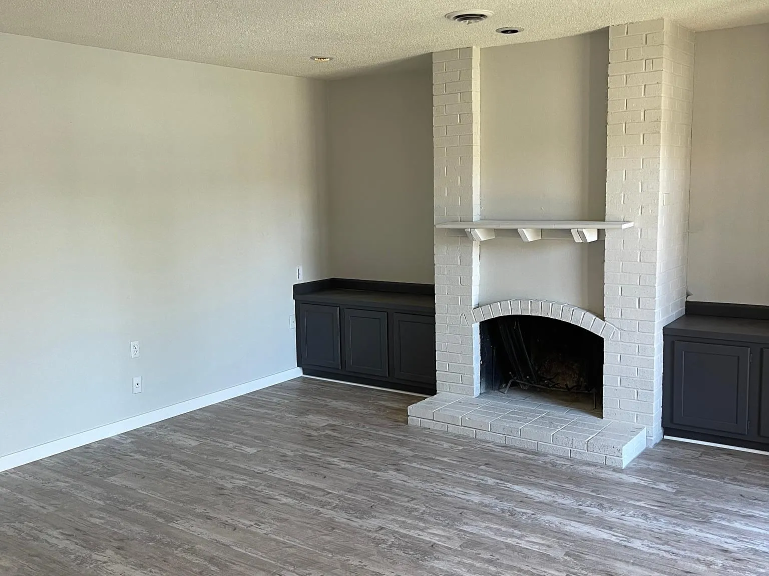 2 bed, 1000 sqft, $1,476 — Photo 2