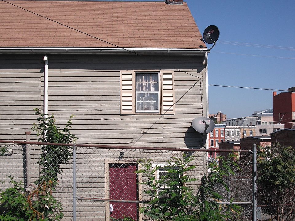 2nd image of 222 W Mifflin St