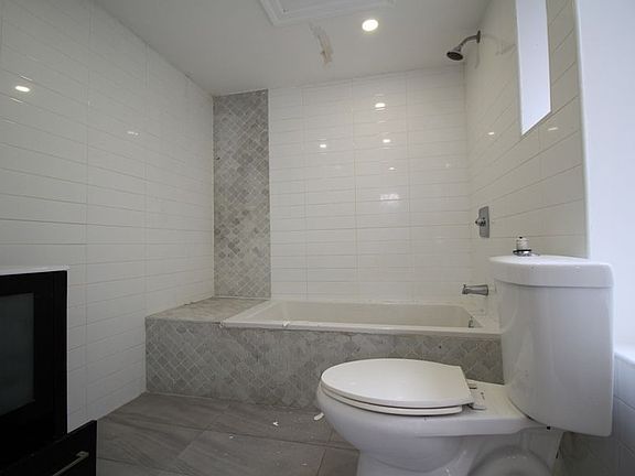 5th image of 286 Cooper St #1