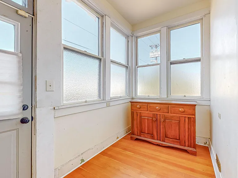 115 Elm St NE — Photo 27