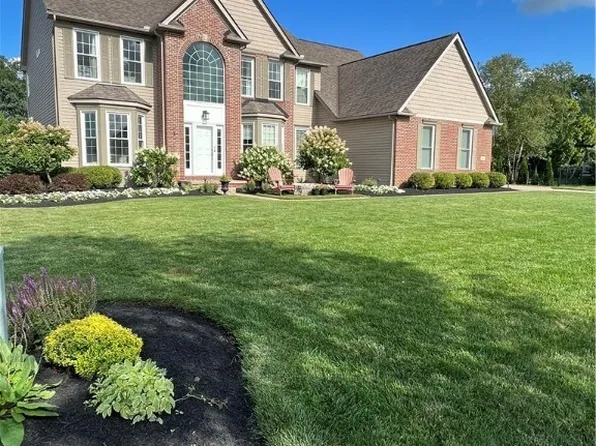 645 Bridgeside Dr, Avon Lake, OH 44012