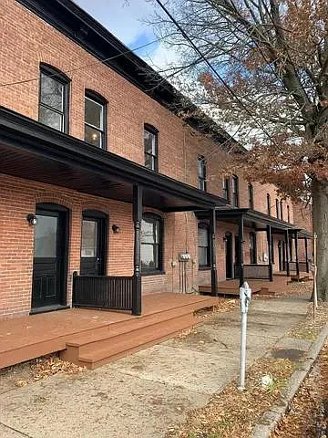 818 Monroe St