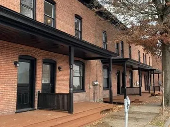 822 Monroe St, Stroudsburg, PA 18360