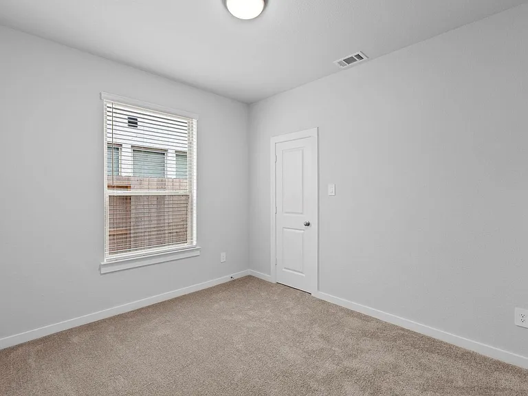 29834 Ellwood Ln — Photo 17