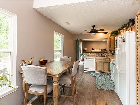 5th image of 6115 Carrie Pl