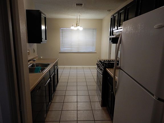 4th image of 12915 Henderson Camp St