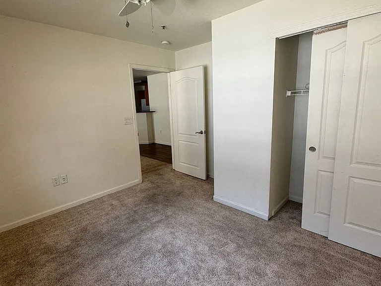 560 River View Dr #702 — Photo 16